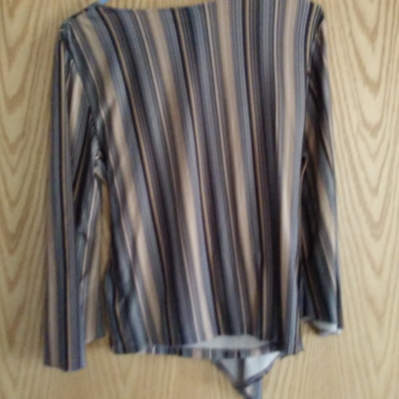 Women's Top - Picture 4 of 4